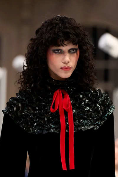 Look 12